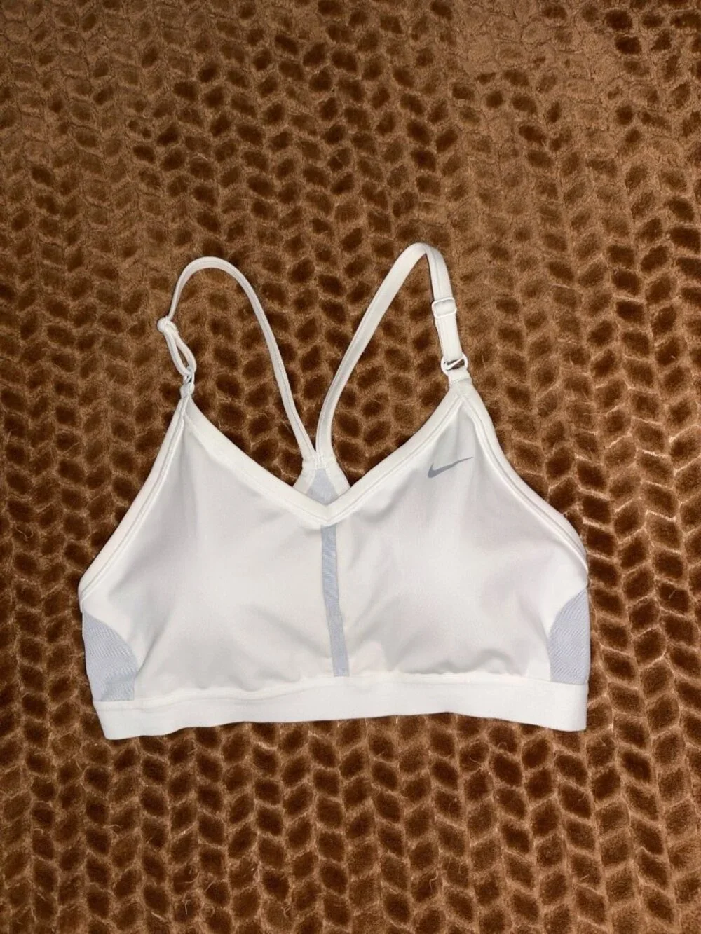 NWOT Nike Indy Women's Light-Support Padded V-Neck Sports Bra White L Large